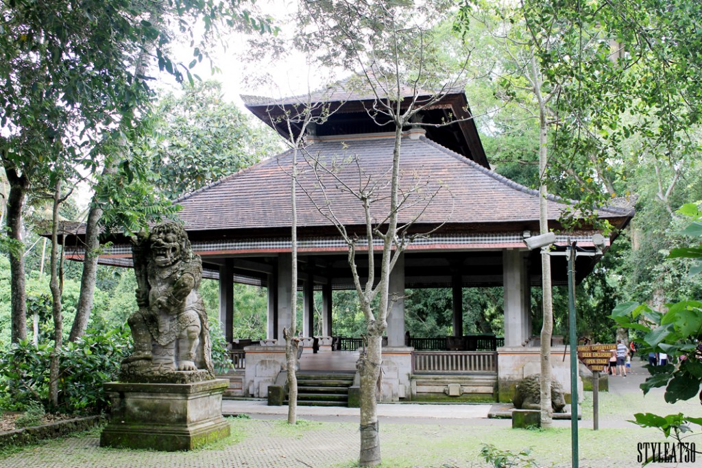 STYLEAT30 Fashion Travel Blog - Sacred Monkey Forest Sanctuary Ubud - Indonesia 02