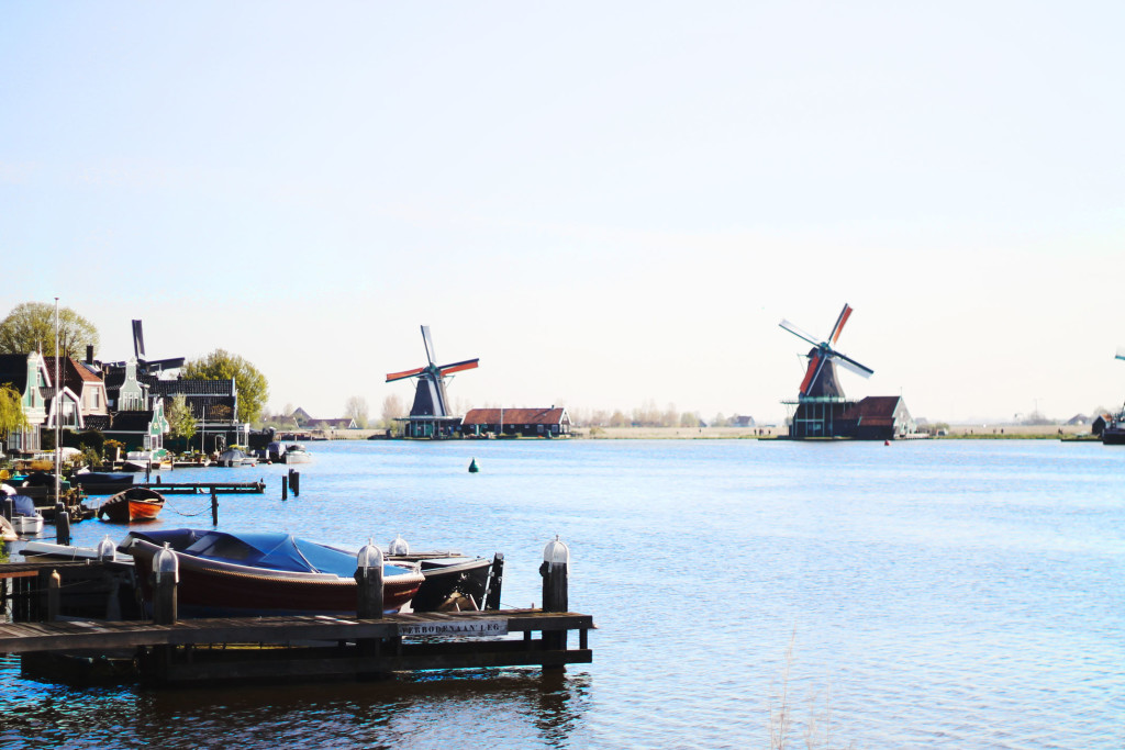 STYLEAT30 - Travel + Fashion Blog - Zaanse Schans - Amsterdam Windmills, Crafts and Museums - Tour Amsterdam - Windmill - Holland - 04