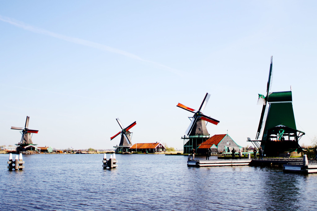 STYLEAT30 - Travel + Fashion Blog - Zaanse Schans - Amsterdam Windmills, Crafts and Museums - Tour Amsterdam - Windmill - Holland - 20