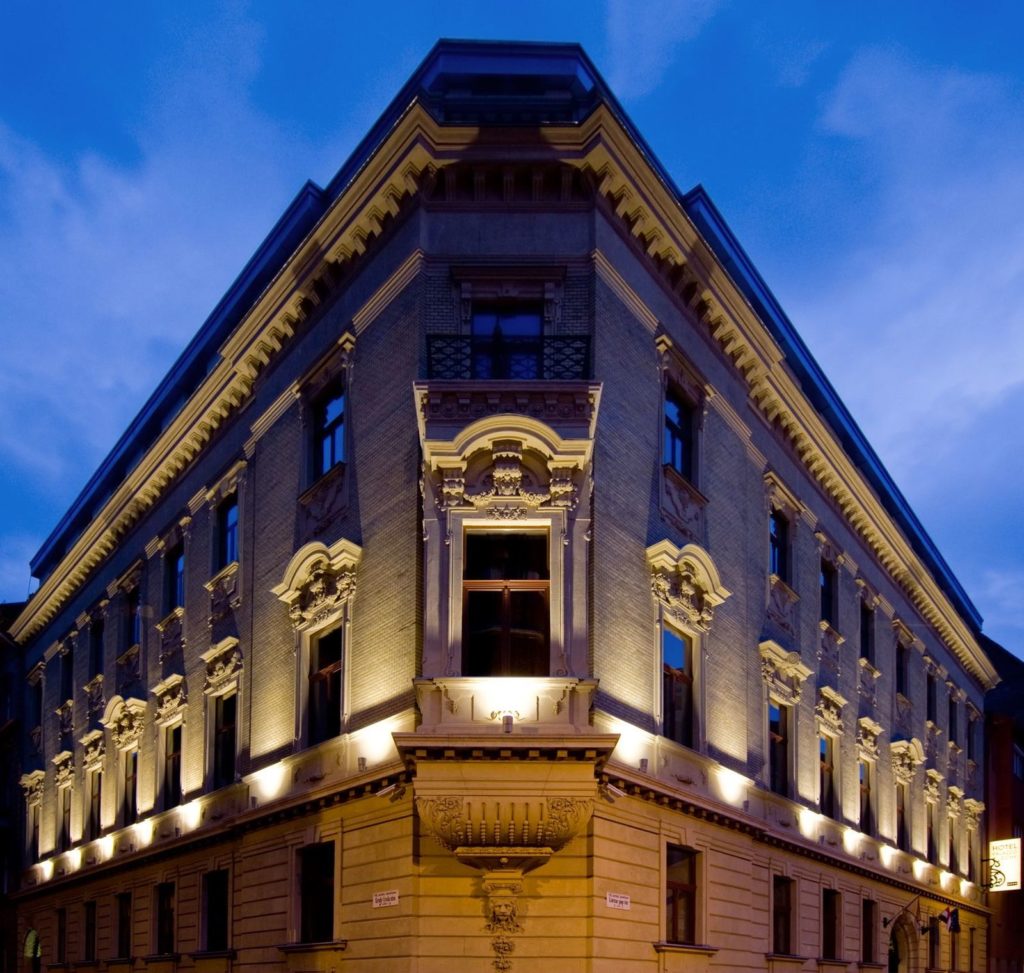 Hotel_Palazzo_Zichy_at_night-Hotel_Palazzo_Zichy